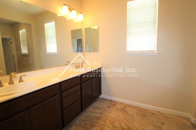 Building Photo - Wonderful Elk Grove 4bd/3ba Home with 2 Car Garage & Loft Area