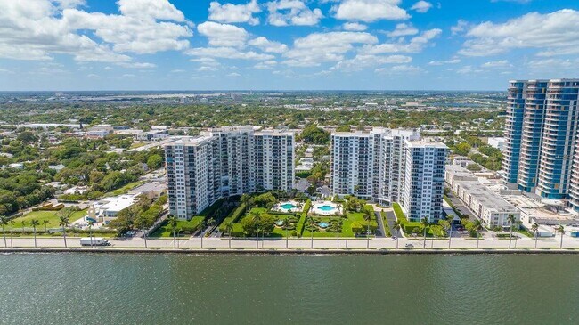 Building Photo - 1701 S Flagler Dr