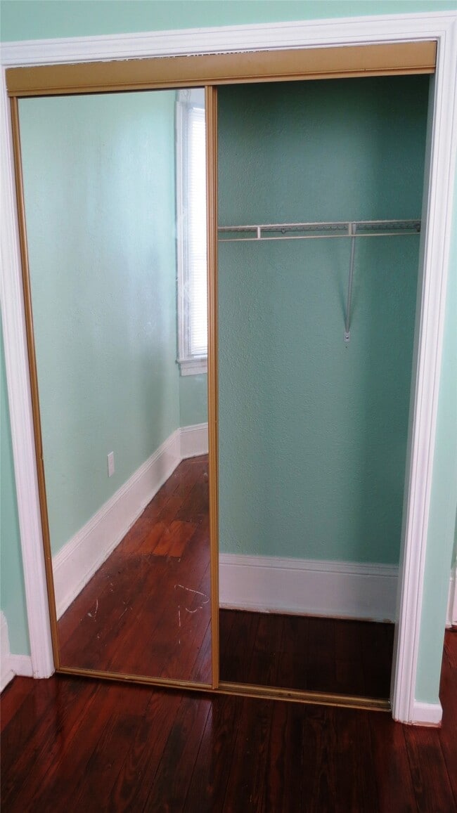 Building Photo - 2809 Avenue H