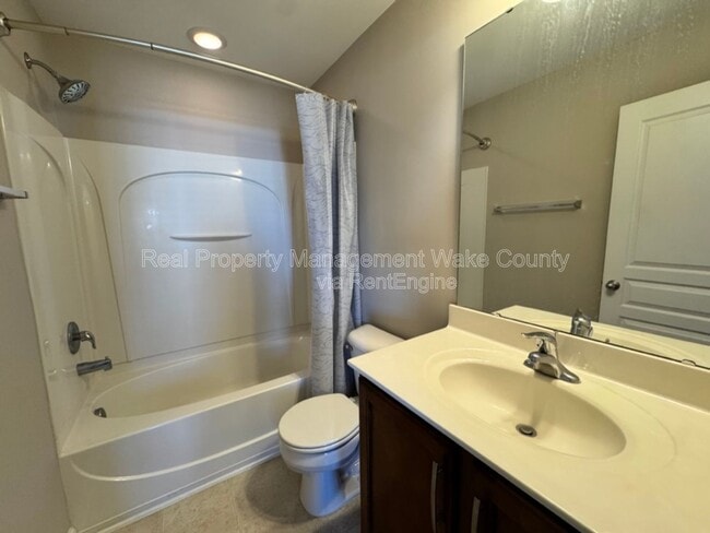 Building Photo - 826 Cupola Dr