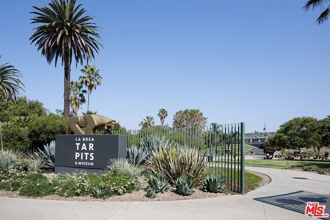 Building Photo - 938 Orange Grv Ave