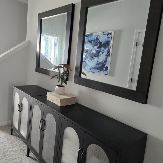 Building Photo - 347 Skylar Ct SE