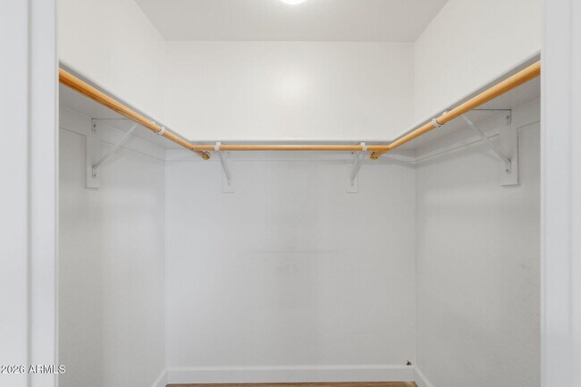 Building Photo - 544 N Alma School Rd