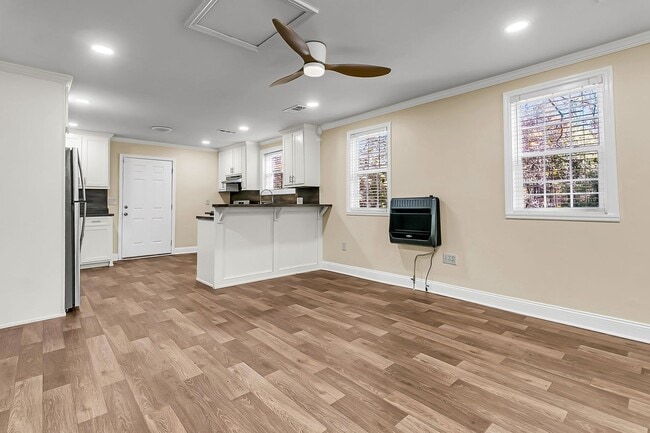 Building Photo - Tranquil Country Living on 2+ Acres — Spac...