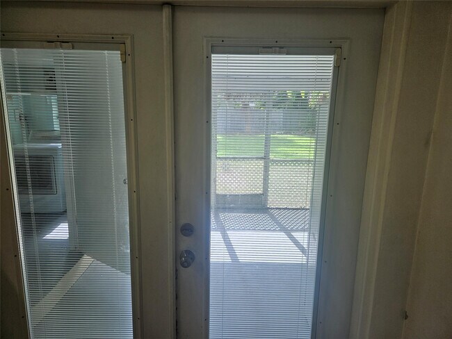 Building Photo - 307 Hernando St