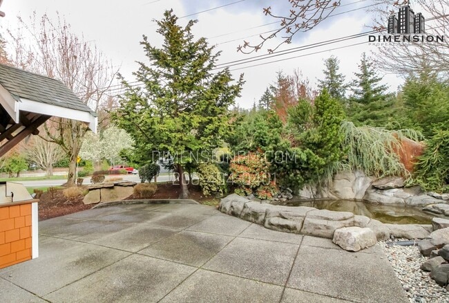 Building Photo - Beautifully Remodeled Studio in a Prime Lo...