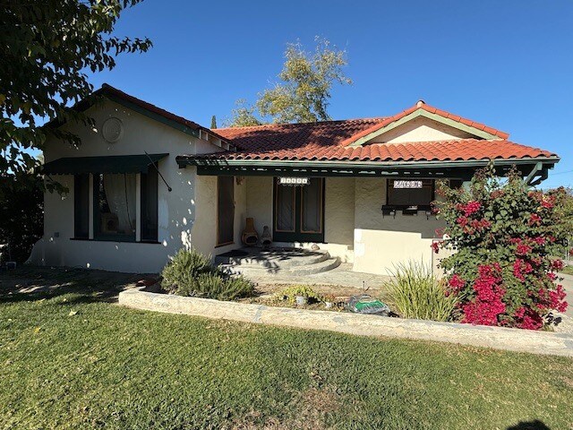 1928 Spanish-style property—prime location near LLU. - 24606 University Ave