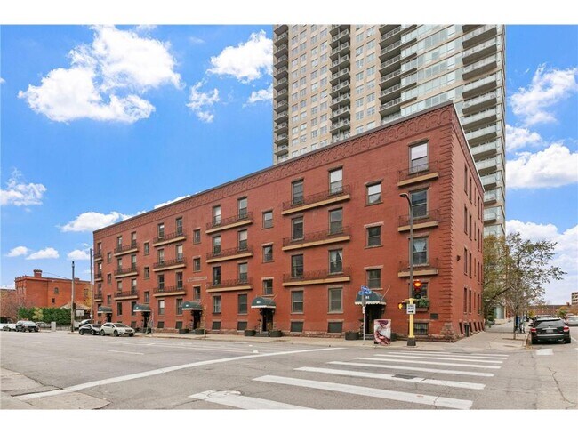 Building Photo - 603 S 9th St