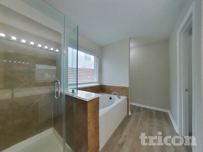 Building Photo - 23303 Crosscut Pass Dr