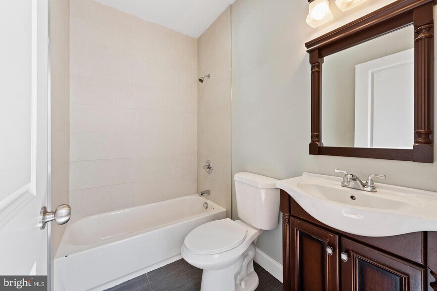 Building Photo - 2478 Frankford Ave