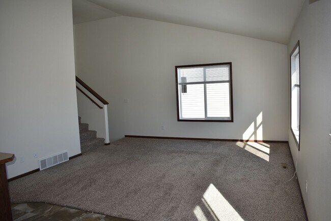 Building Photo - 3175 6th St E