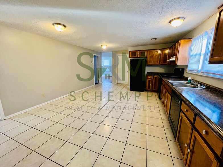 Building Photo - 4127 Churchman Ave