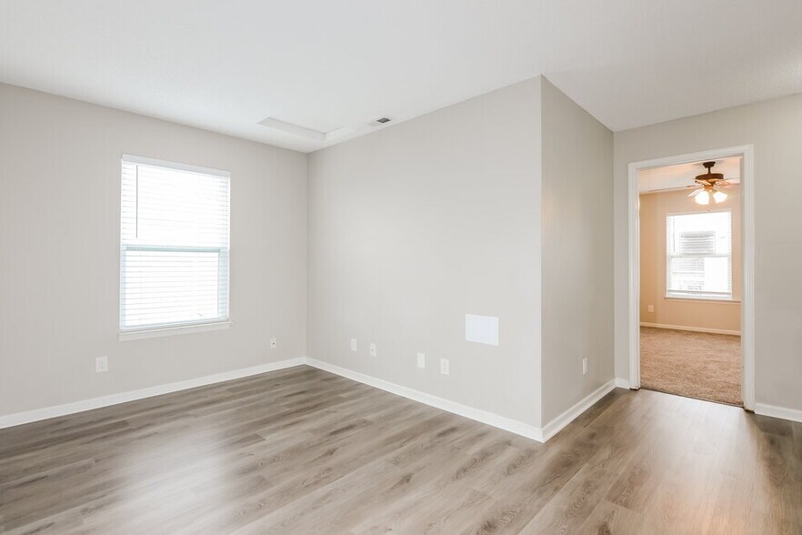 Building Photo - 35 Frostwood Ln