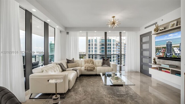 Building Photo - 5875 Collins Ave