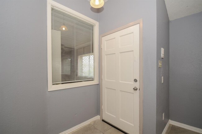 Building Photo - 9414 Clipperwood Pl