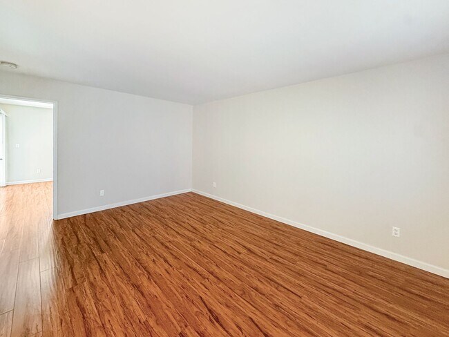 Building Photo - Charming 1BR/1BA with Private Patio in Cit...