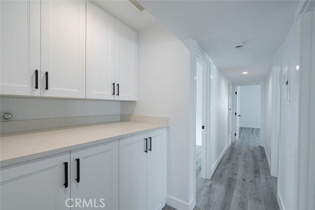 Building Photo - 905 W Balboa Blvd