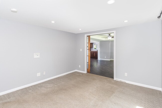 Building Photo - 3151 Caton Farm Rd