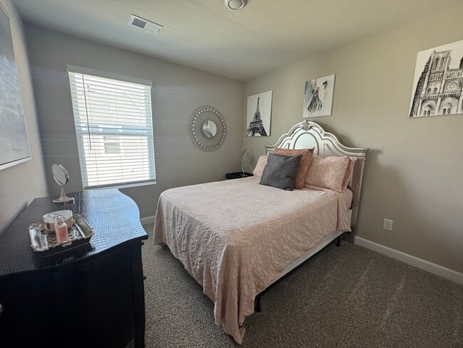 Building Photo - Modern 3-Level Townhome for Rent | Prime SW Charlotte Location