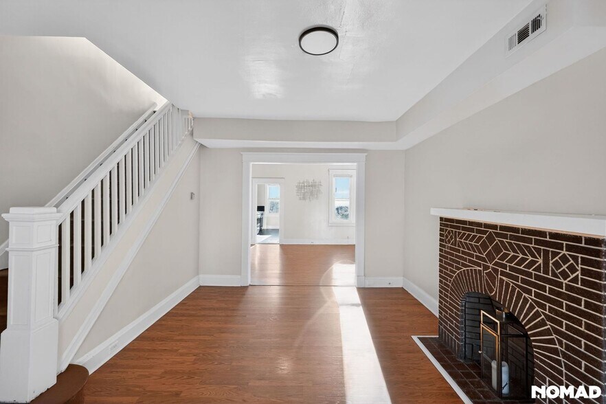 Building Photo - 3231 Phelps Ln