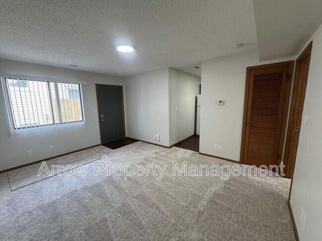 Building Photo - 924 Garfield St