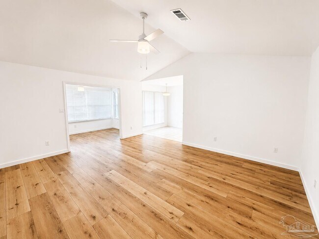 Building Photo - 315 Mirabelle Dr
