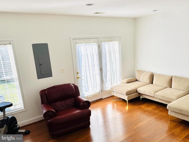 Building Photo - 25505 Oak Medley Terrace