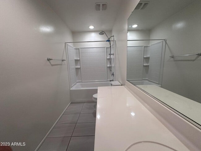 Building Photo - 1250 Abbey Ln