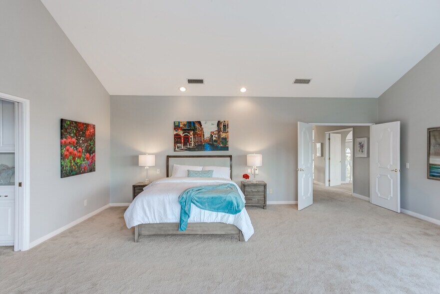 Building Photo - 4020 Clarinda Dr