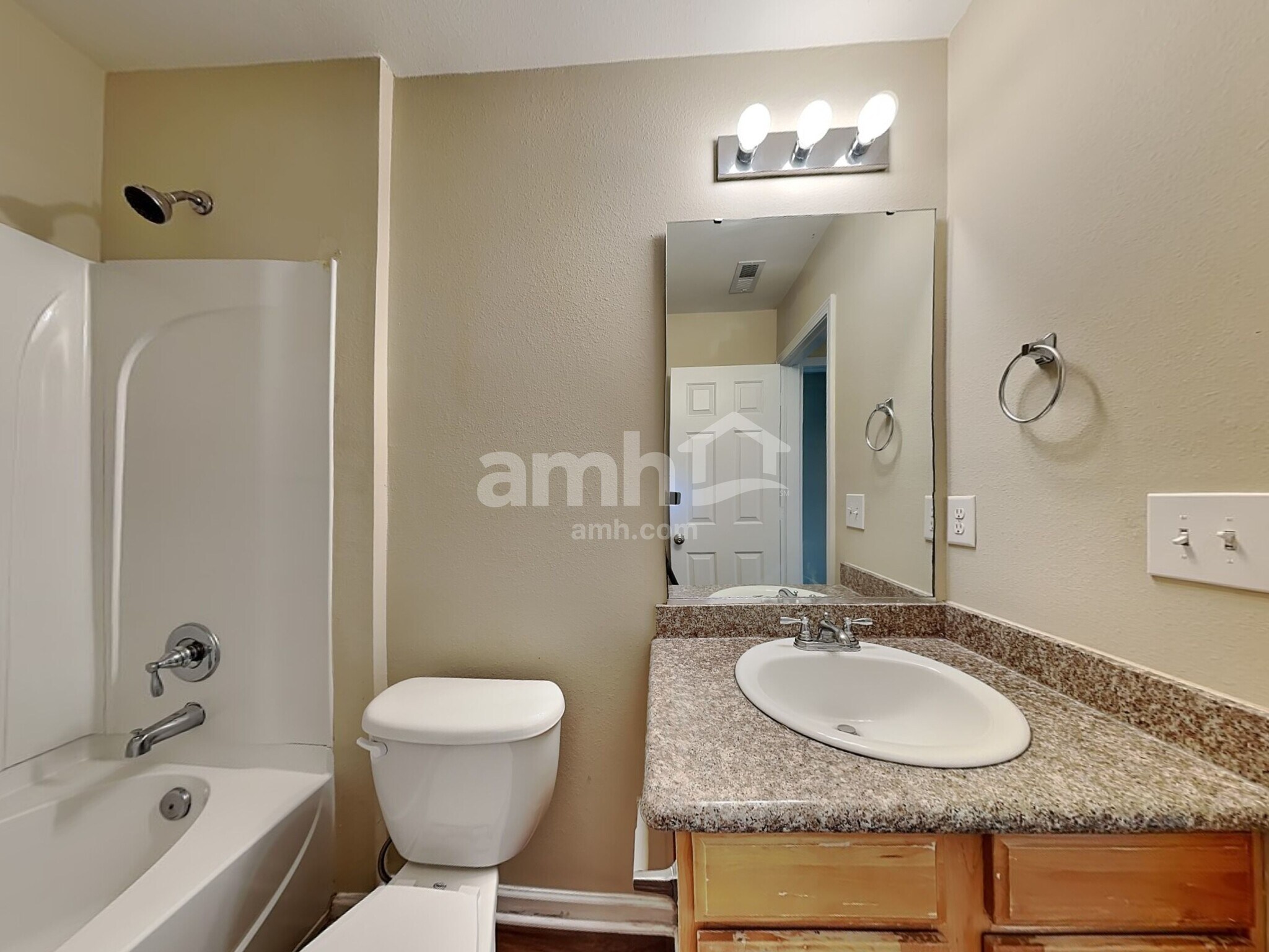 Building Photo - 502 Walnut Crossing Dr