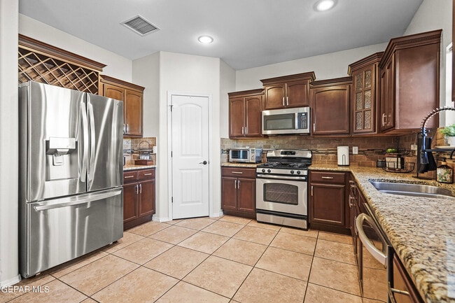 Building Photo - 14605 Christian Castle