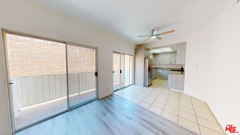 Building Photo - 5135 Zelzah Ave