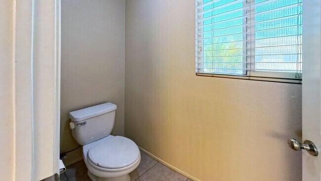 Building Photo - 2226 Willowbrook Ln
