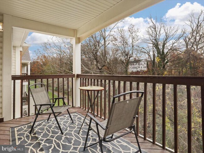 Building Photo - 9422 Scarlet Oak Dr