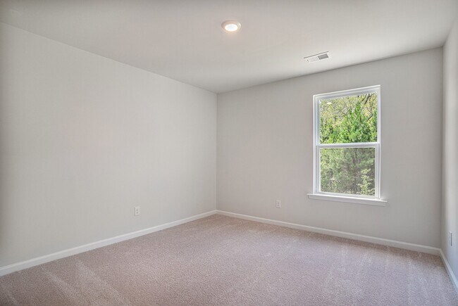 Building Photo - 201 Cherry Grv Dr