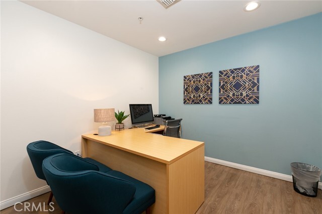 Building Photo - 388 E Ocean Blvd