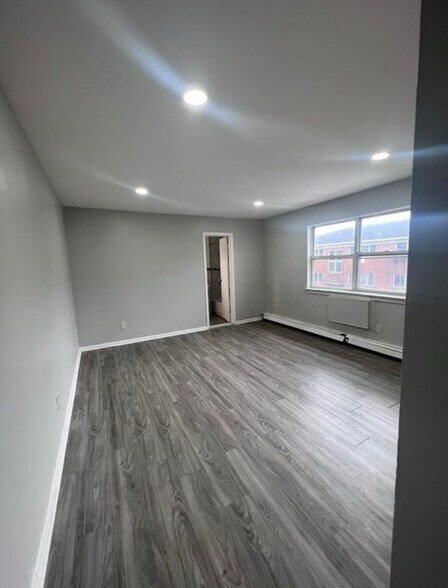 Building Photo - 386 Stuyvesant Ave.