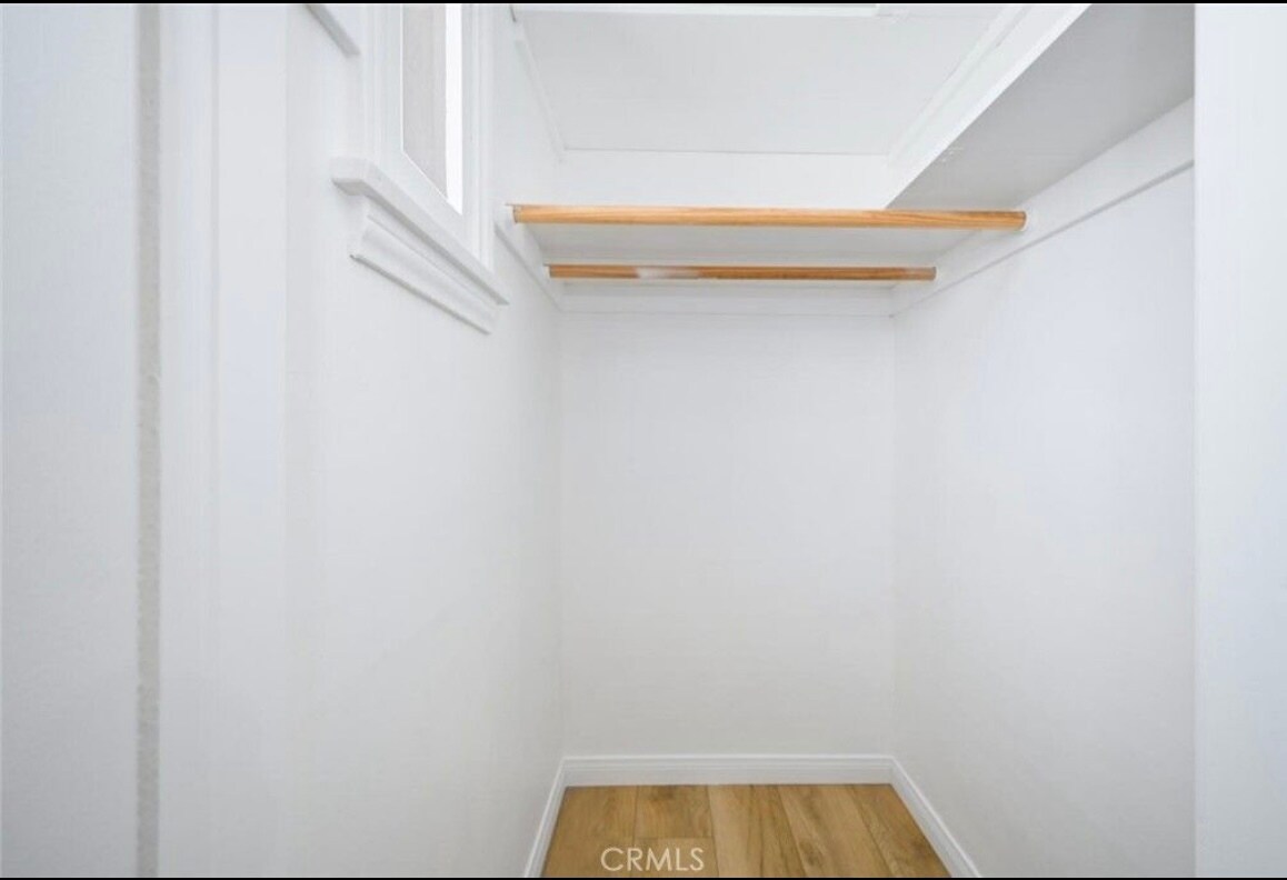 Building Photo - 974 W 13th St