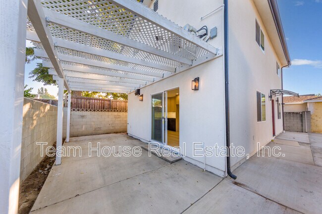 Building Photo - 7510 Etiwanda Ave