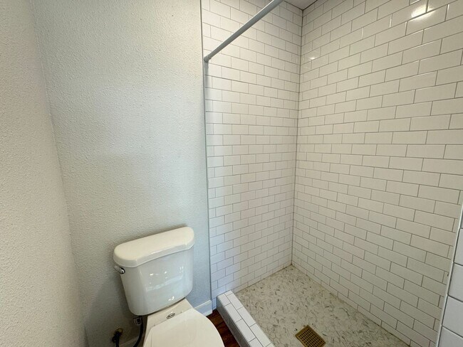 Building Photo - 5-Bedroom Home for Rent in Temple - *Save $255/Month!*