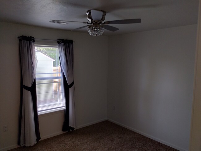 Building Photo - 170 Pin Oak Ct