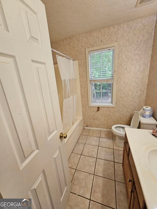 Building Photo - 40 Summerwood Ln