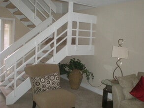 Building Photo - 519 SW 1st Ct