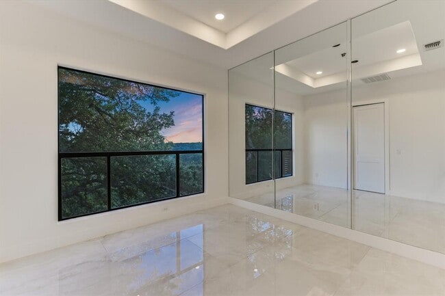 Building Photo - 9409 Bell Mountain Dr
