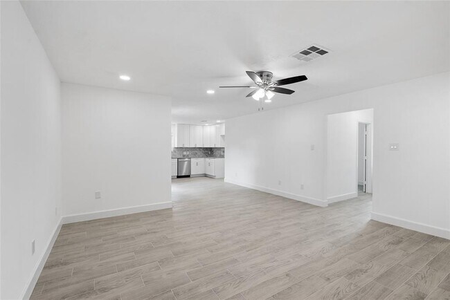 Building Photo - 1814 Hanbury Ct