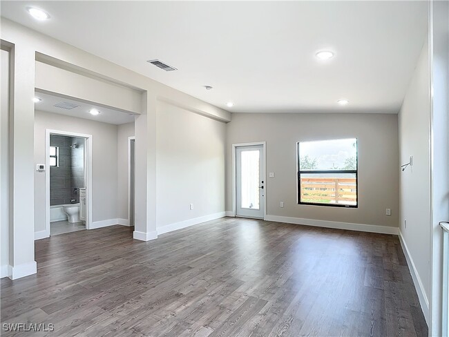 Building Photo - 2511 Storter Ave