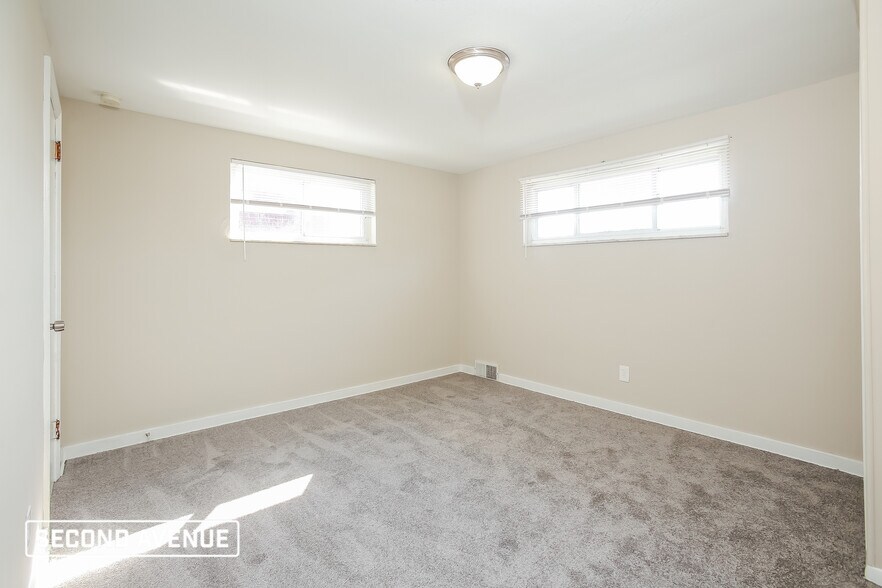 Building Photo - 2740 Jordan Ave