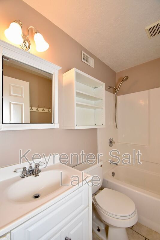 Building Photo - 3061 N 1300 E