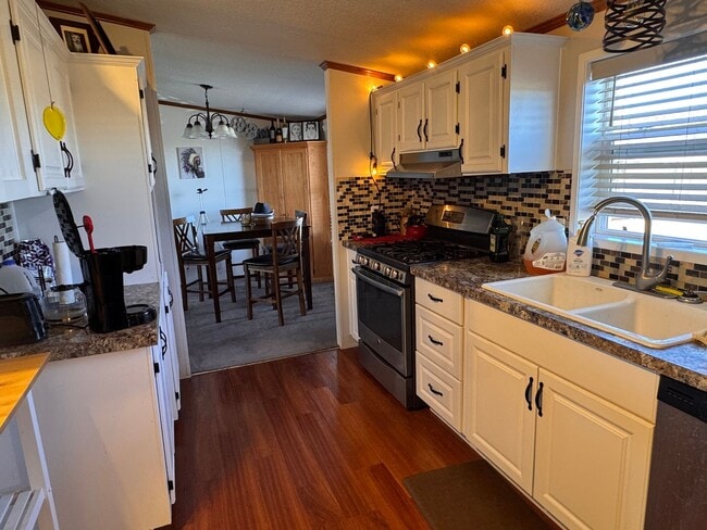 Building Photo - 3 Bedroom, 2 Bathroom Home in Moriarty, NM