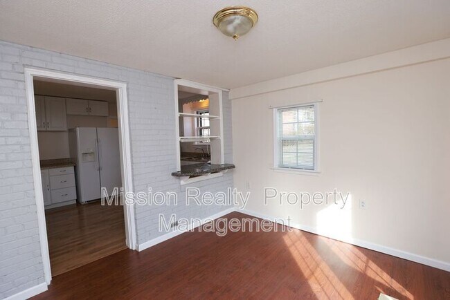 Building Photo - 8707 Mapleton Rd